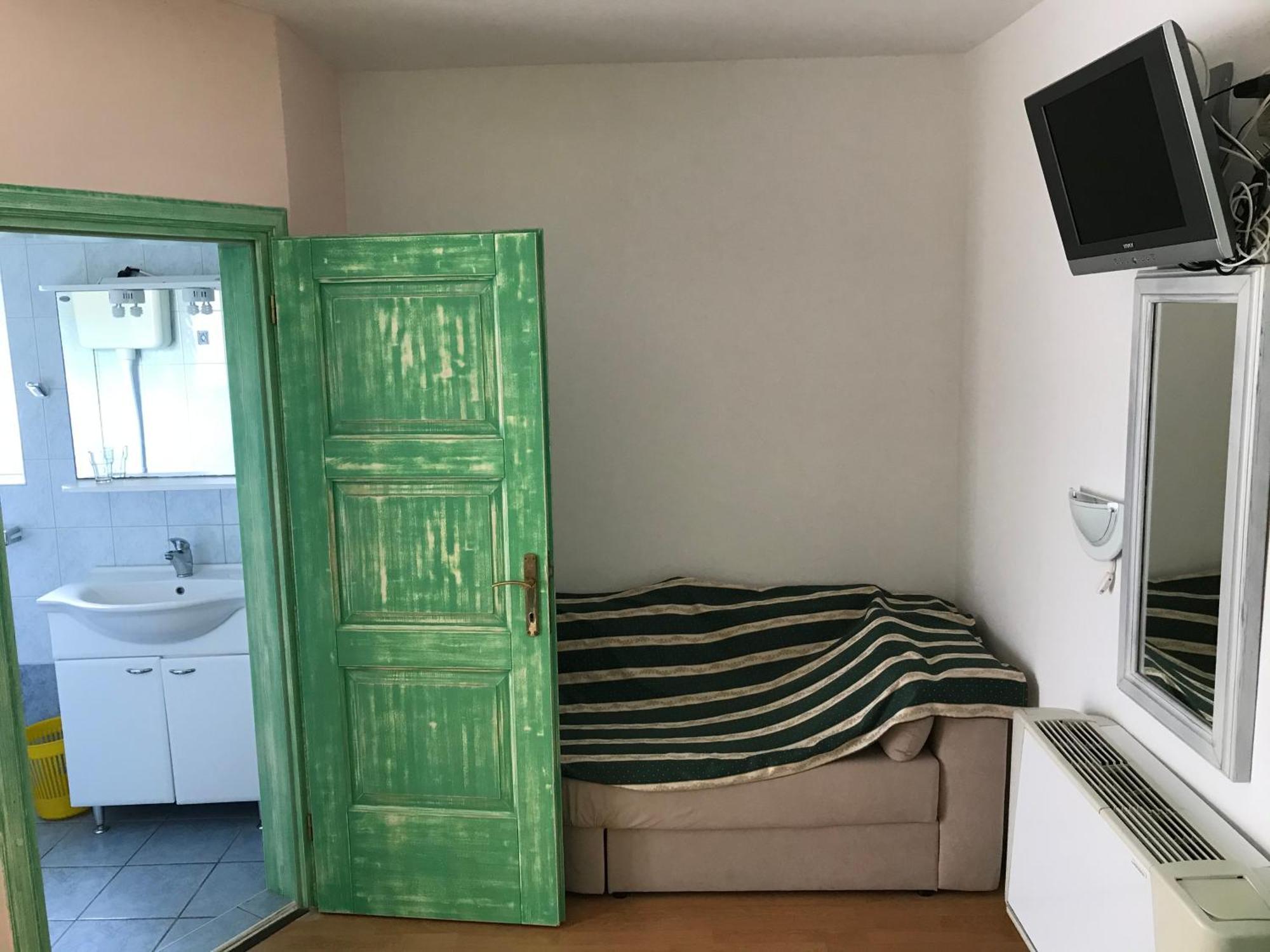 Pansion Dragica Leilighet Rab Town Eksteriør bilde